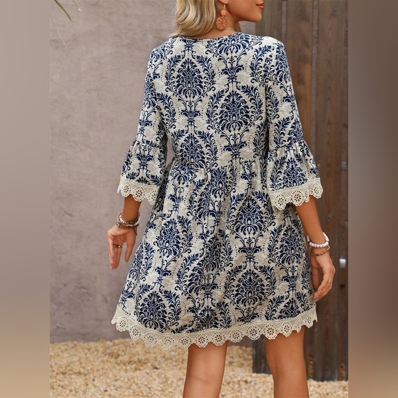 Lace Detail V-Neck 3/4 Sleeve Dress - Picture 6 of 6